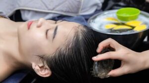 Cách nấu nước gội đầu chống rụng tóc