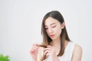 Cách chăm sóc da đầu khô đơn giản