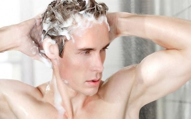Cách chăm sóc tóc dầu ở nam