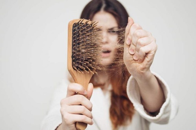 Tóc rụng sau sinh