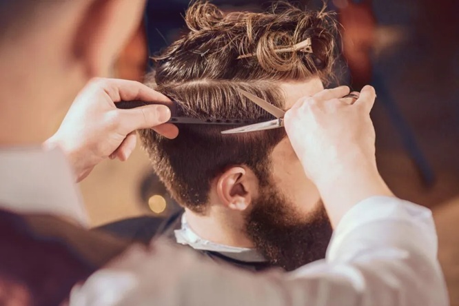 Cách tạo kiểu tóc nam giữ lâu cả ngày, vào nếp chuẩn salon